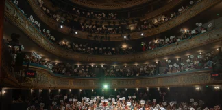 La quatrième édition nantaise de la “Nuit du bien commun”, en 2024, au Théâtre Graslin. Photo : Privat Millet