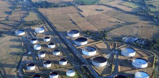 Les cuves de la raffinerie de Donges vue du ciel. Photo : Martin Launay / Ville de Saint-Nazaire