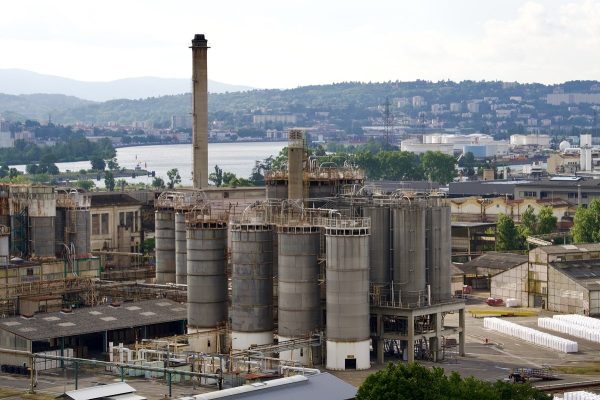 Silos de stockage du PVC de l’usine Kem One de Saint-Fons – Hugo Coignard