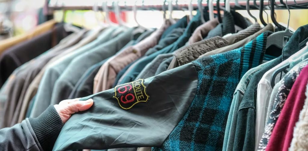 Vieux vêtements, nouveaux problèmes : le recyclage ne règle pas tout