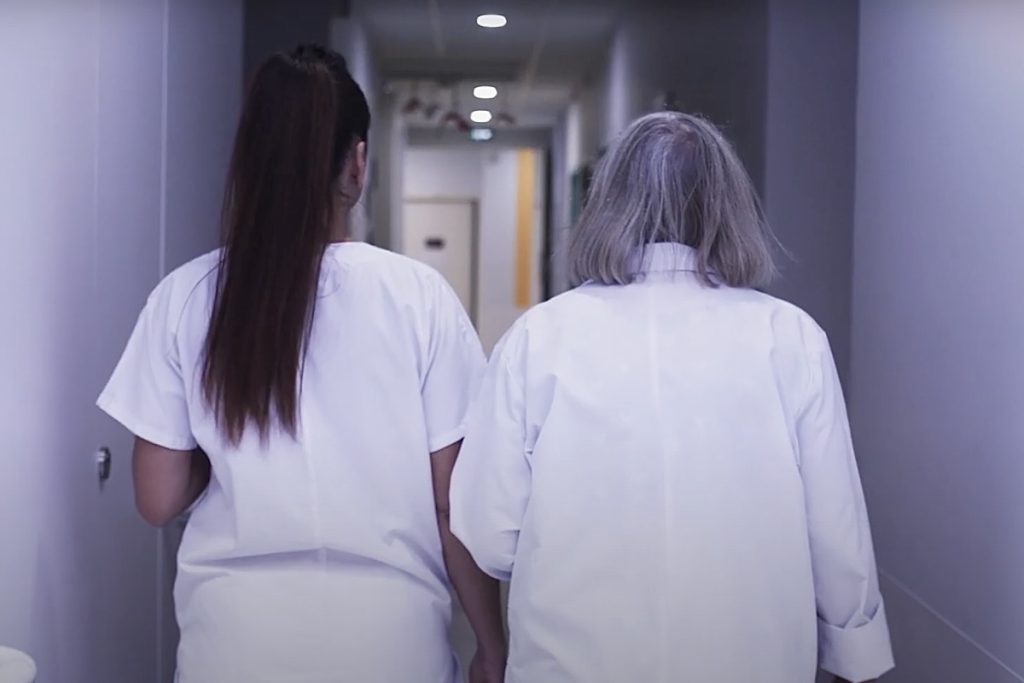 Santé mentale : au Vinatier, l’essor des pairs‐aidants, ces ex‐patients qui accompagnent les personnes hospitalisées