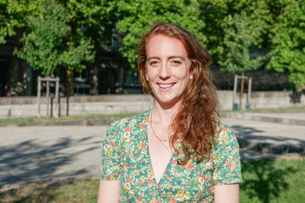 Margaux Medkour, ex-leader de Nantes en commun·e·s, en juillet 2025 à Nantes. Photo : Thibault Dumas / Mediacités