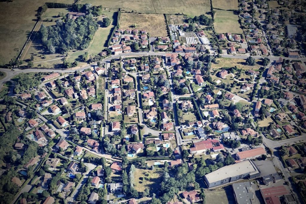Pollution à Grézieu‐la‐Varenne : les héritiers de l’industriel sommés de provisionner 107 000 euros