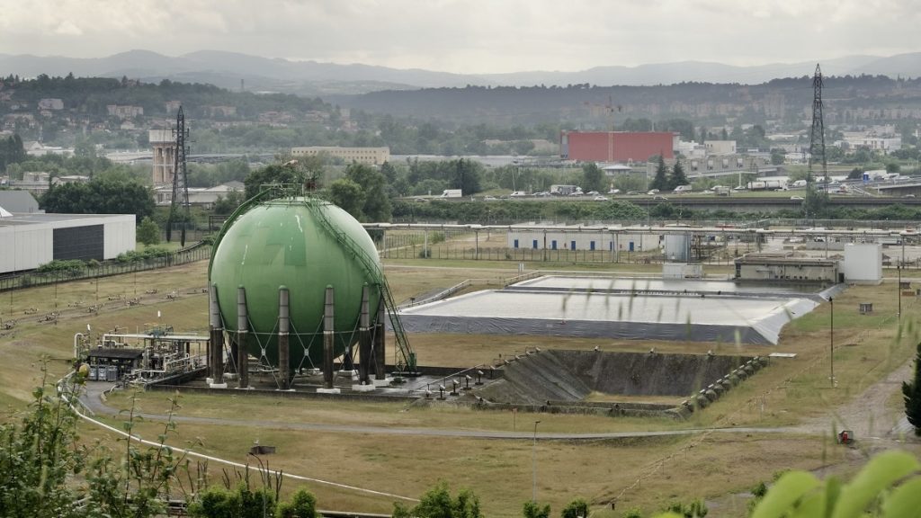 Vallée de la chimie : deux députés interpellent le gouvernement après une enquête de Mediacités