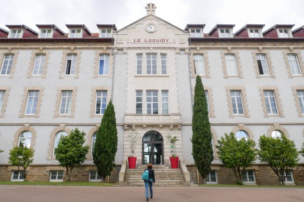 L'entrée du collège et lycées Saint-Joseph du Loquidy, l'un des établissements privés plus réputés de Nantes. Photo : Thibault Dumas / Mediacités