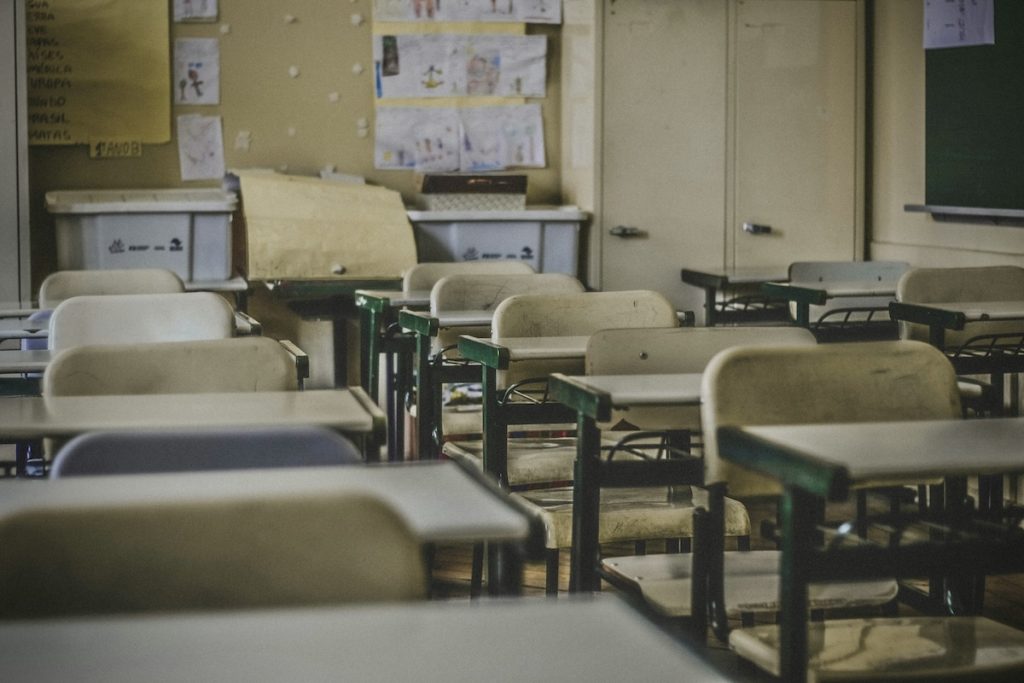 « Homophobie institutionnalisée » : le rectorat de Lyon refuse de reconnaître la paternité d’un prof en couple avec un homme