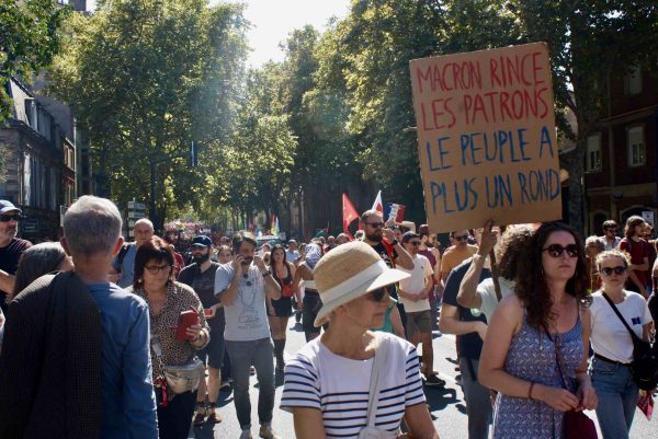 Entre 18 000 et 40 000 personnes ont manifesté, jeudi 18 novembre, à Toulouse, contre la politique d'austérité du gouvernement. / Crédit photo LC