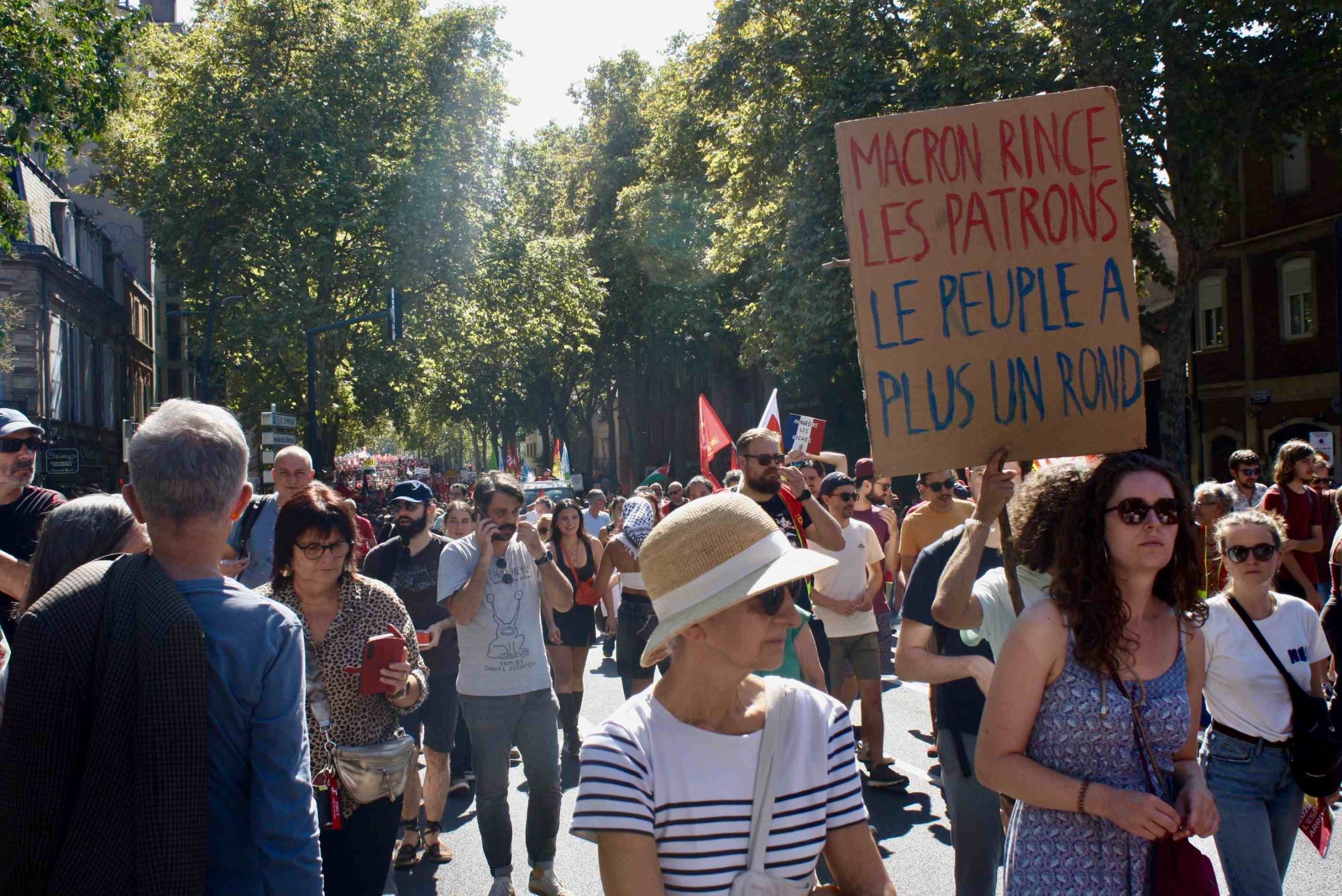 Entre 18 000 et 40 000 personnes ont manifesté, jeudi 18 novembre, à Toulouse, contre la politique d'austérité du gouvernement. / Crédit photo LC