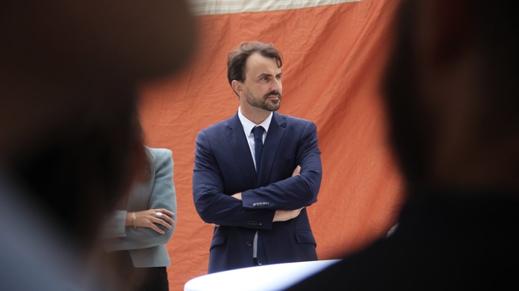Quand l’extrême droite taille un costume à Grégory Doucet sur ses notes de frais