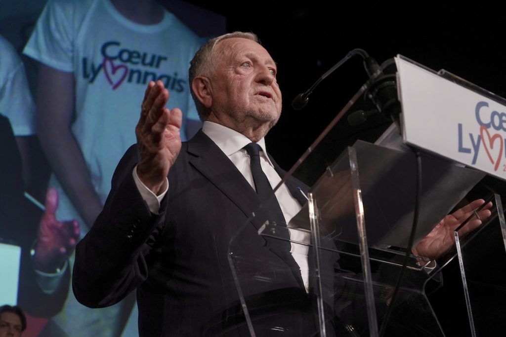 Maire de Lyon et numéro 2 de la Fédération française de foot : Jean‐Michel Aulas pourrait‐il vraiment cumuler les deux ?