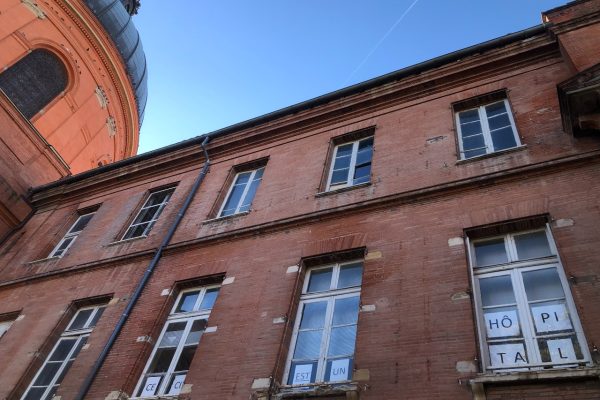 2025_OCTOBRE_TOULOUSE_Soins en danger à La Grave