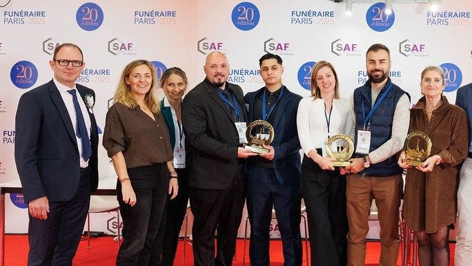 Après mon enquête sur les pompes funèbres, je n’étais pas le bienvenu au salon du funéraire… J’y suis allé quand même, voici pourquoi