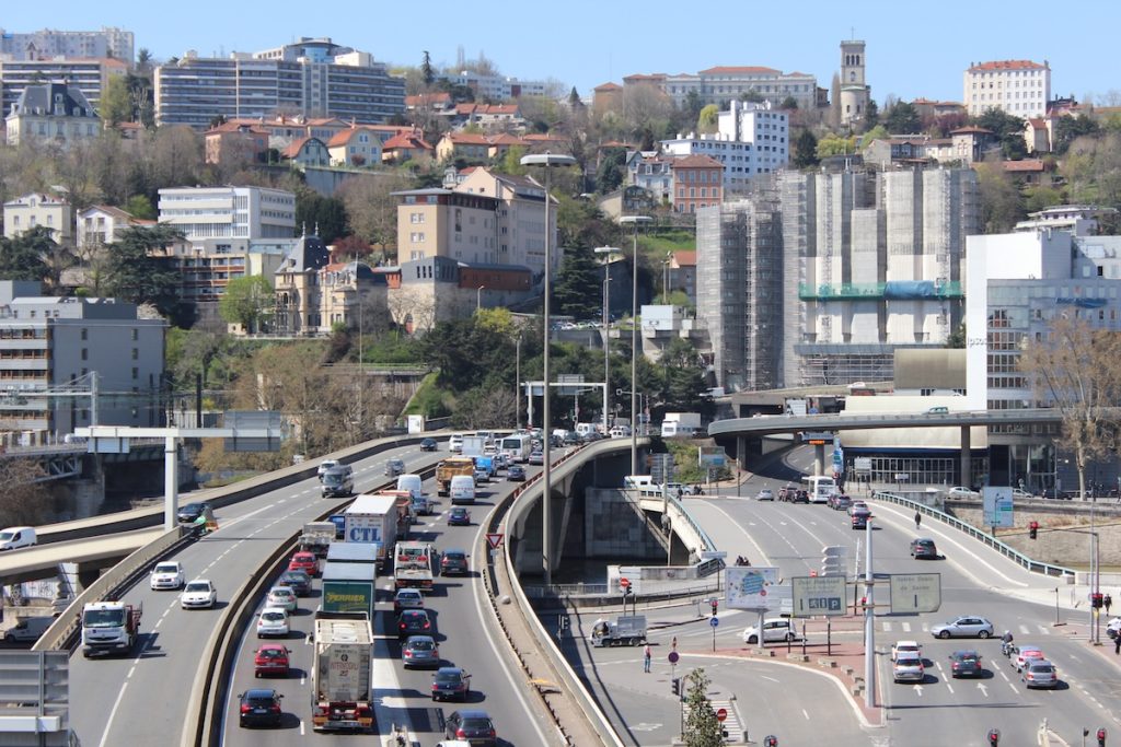 Enterrer l’autoroute sous Lyon&nbsp;: les questions que pose le méga tunnel du duo Aulas‐Sarselli