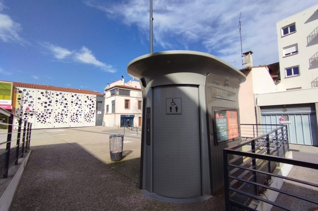 Toulouse est‐elle sous‐dotée en toilettes publiques ?