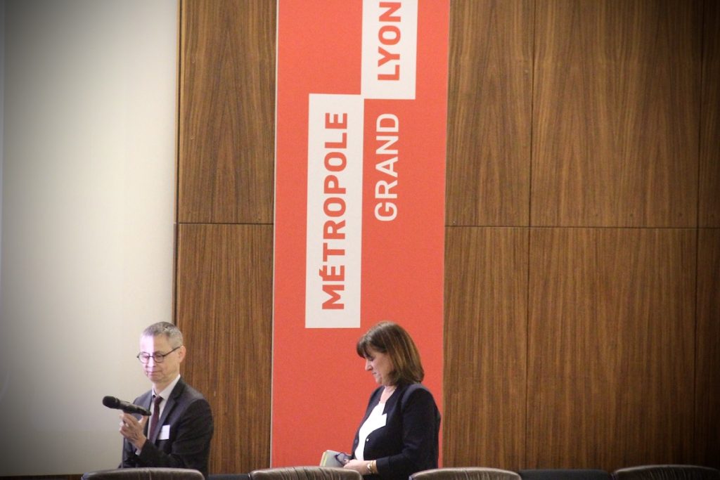 Eviter la « confrontation »&nbsp;: Véronique Sarselli s’installe à la Métropole et démine la « cohabitation » avec&nbsp;Lyon