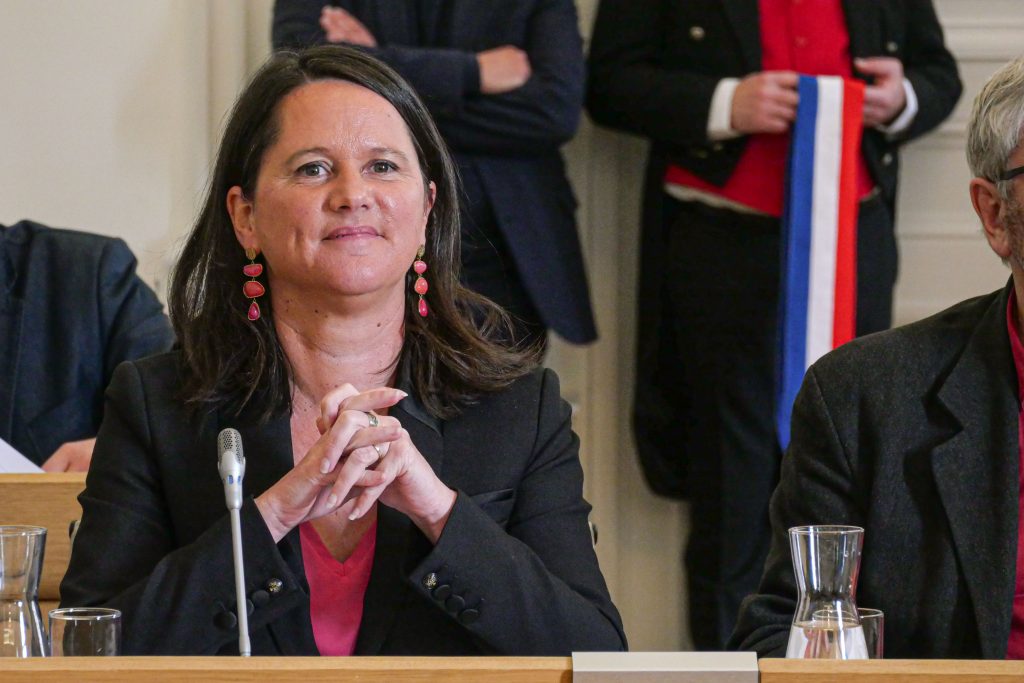 « J’assume tout »&nbsp;: Johanna Rolland proclamée maire de Nantes, l’opposition sur son&nbsp;dos