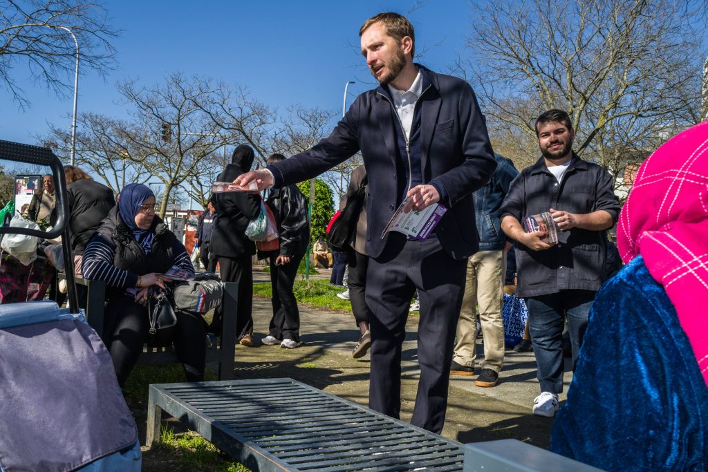 Mobiliser les abstentionnistes des quartiers populaires&nbsp;: le pari ambitieux de François Piquemal
