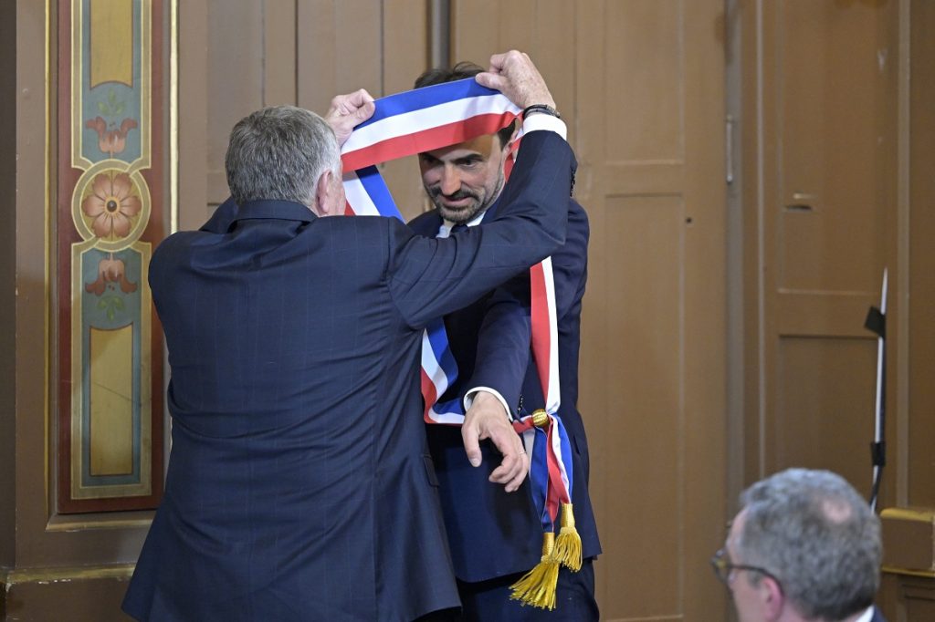 Grégory Doucet réélu maire de Lyon, « sous tutelle » de la Métropole de droite, prévient Jean‐Michel Aulas