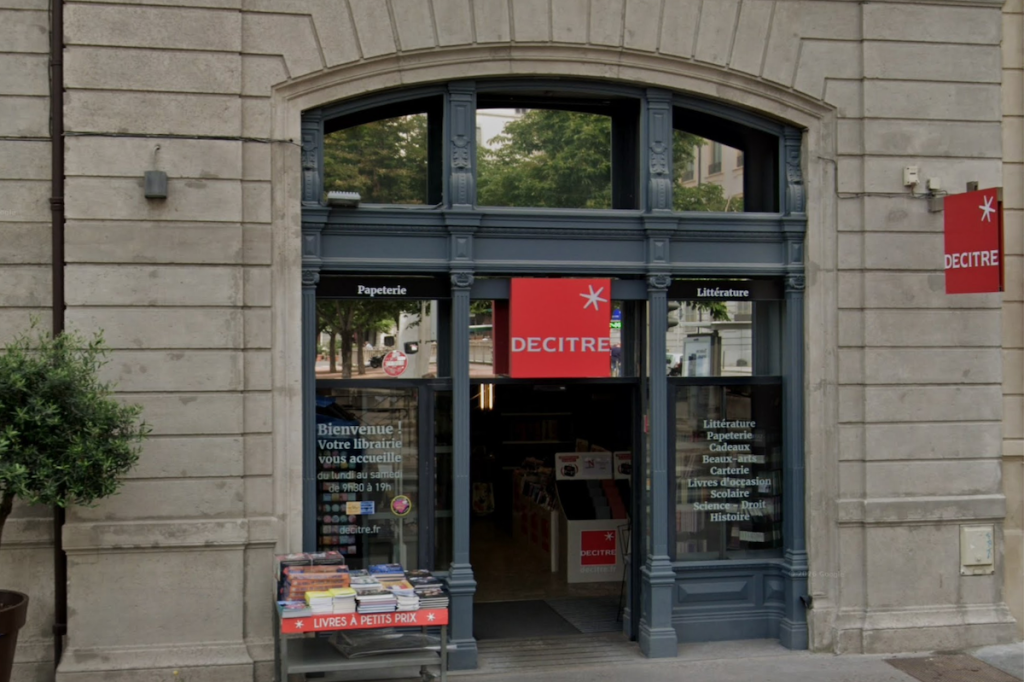 Nosoli taille dans ses librairies&nbsp;: sept fermetures au Furet du Nord, quatre chez Decitre