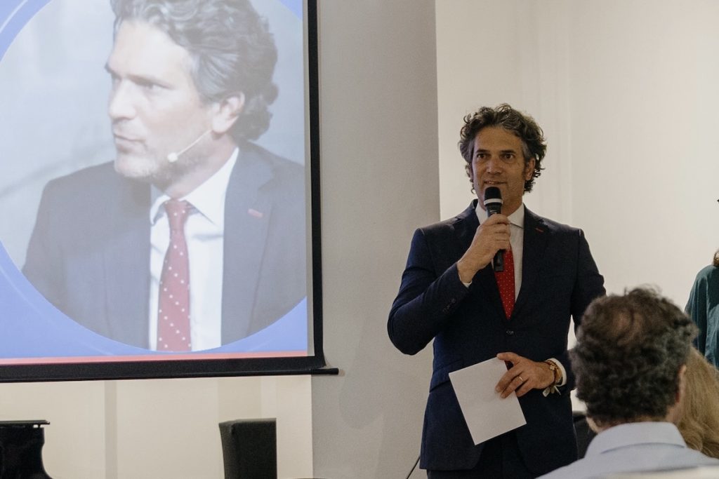 Le très controversé avocat lyonnais Santiago Muzio débarqué de la Maison de l’Argentine