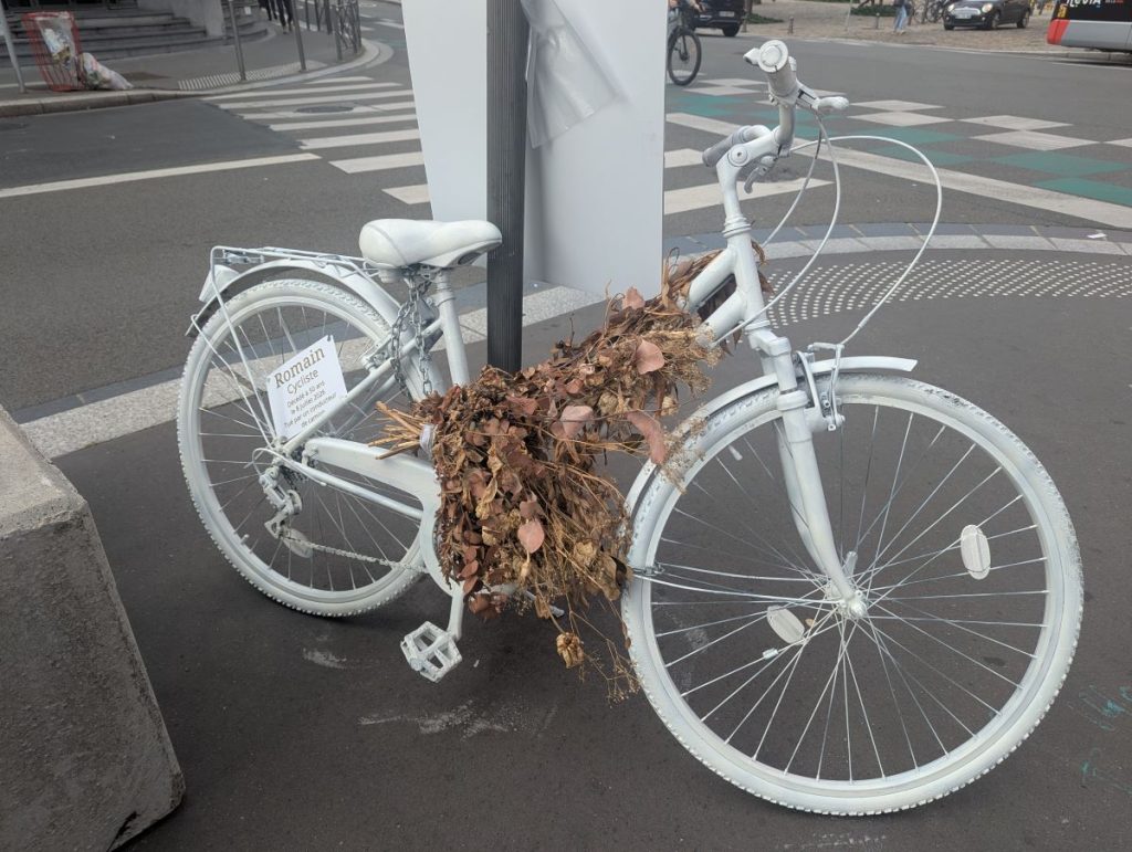 Mort du cycliste Romain Faure à Lille&nbsp;: Cinq ans de prison, dont un ferme, requis contre le conducteur du camion