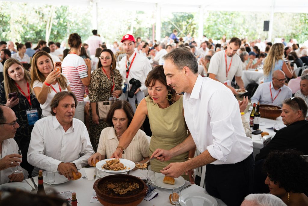 À Bram, Raphaël Glucksmann se fait adouber par la « gauche cassoulet »