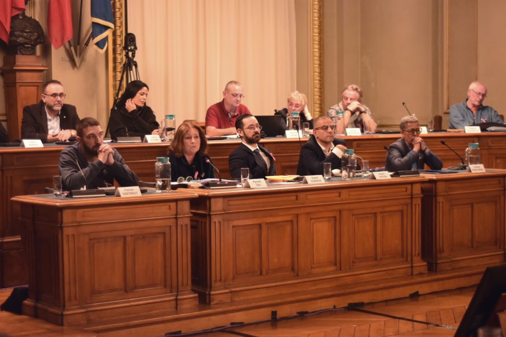 Au conseil municipal de Roubaix, Alexandre « Hercule Poirot » Garcin contre Myriam Cau, Roubaisienne de Bretagne
