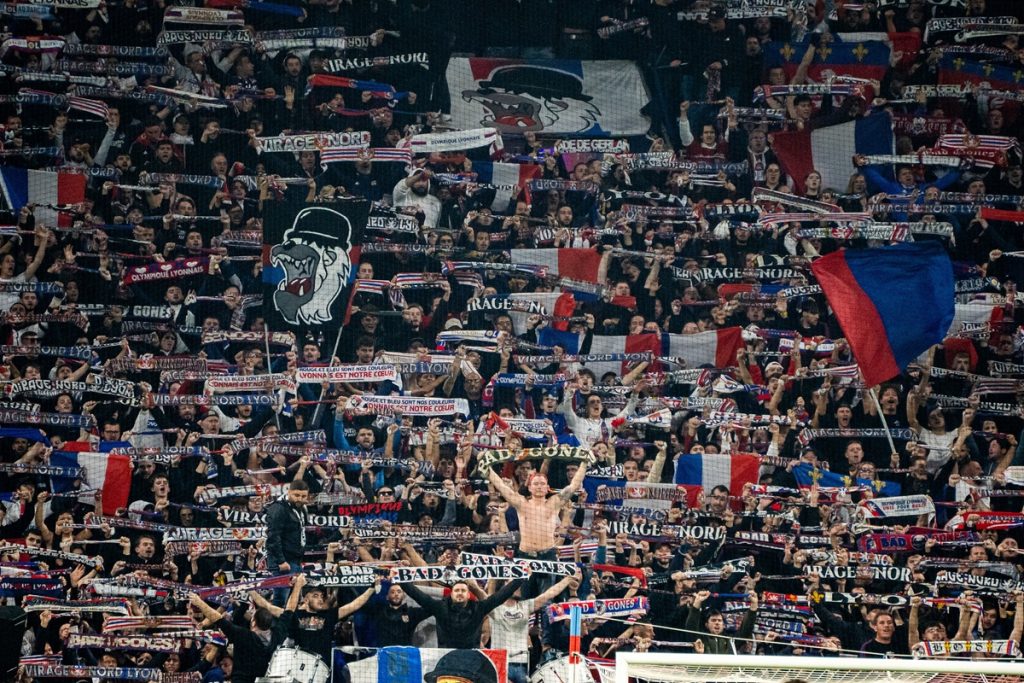 Face à quarante ans de violences racistes dans les tribunes, le deux poids deux mesures de l’Olympique lyonnais
